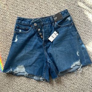 NWT Express Mid Rise Short